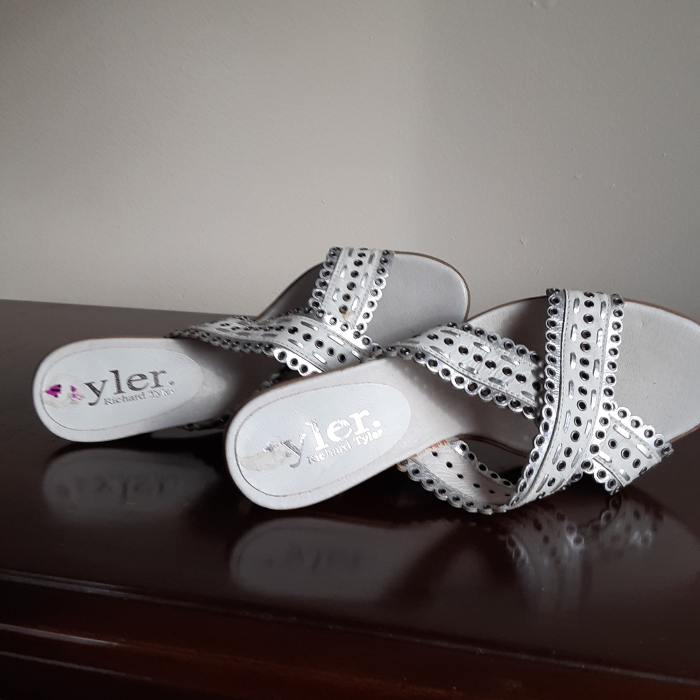 Richard Tyler sandals size 8